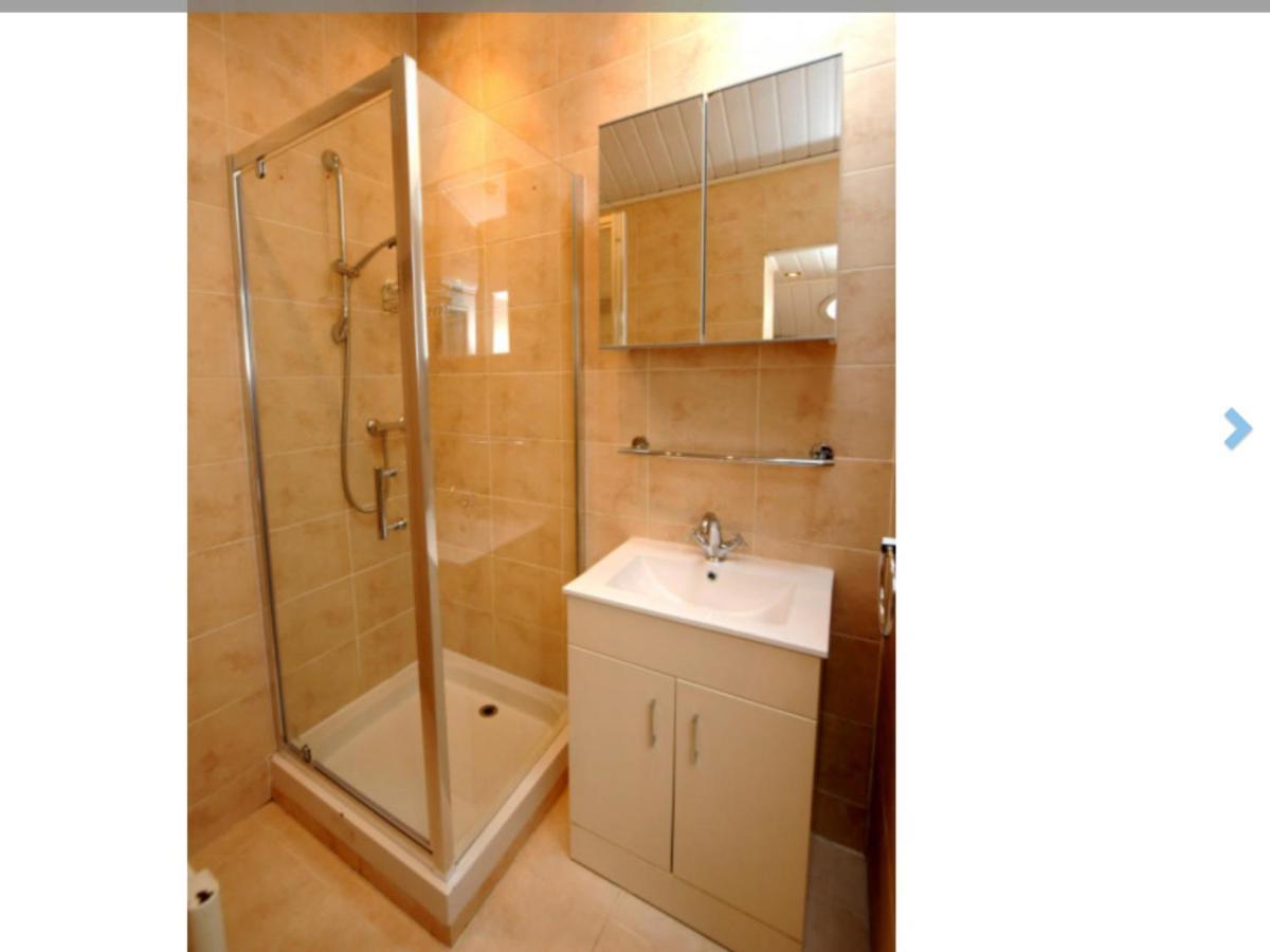 Cheerful One Bedroom Cottage With Parking Space. Glasgow Kültér fotó