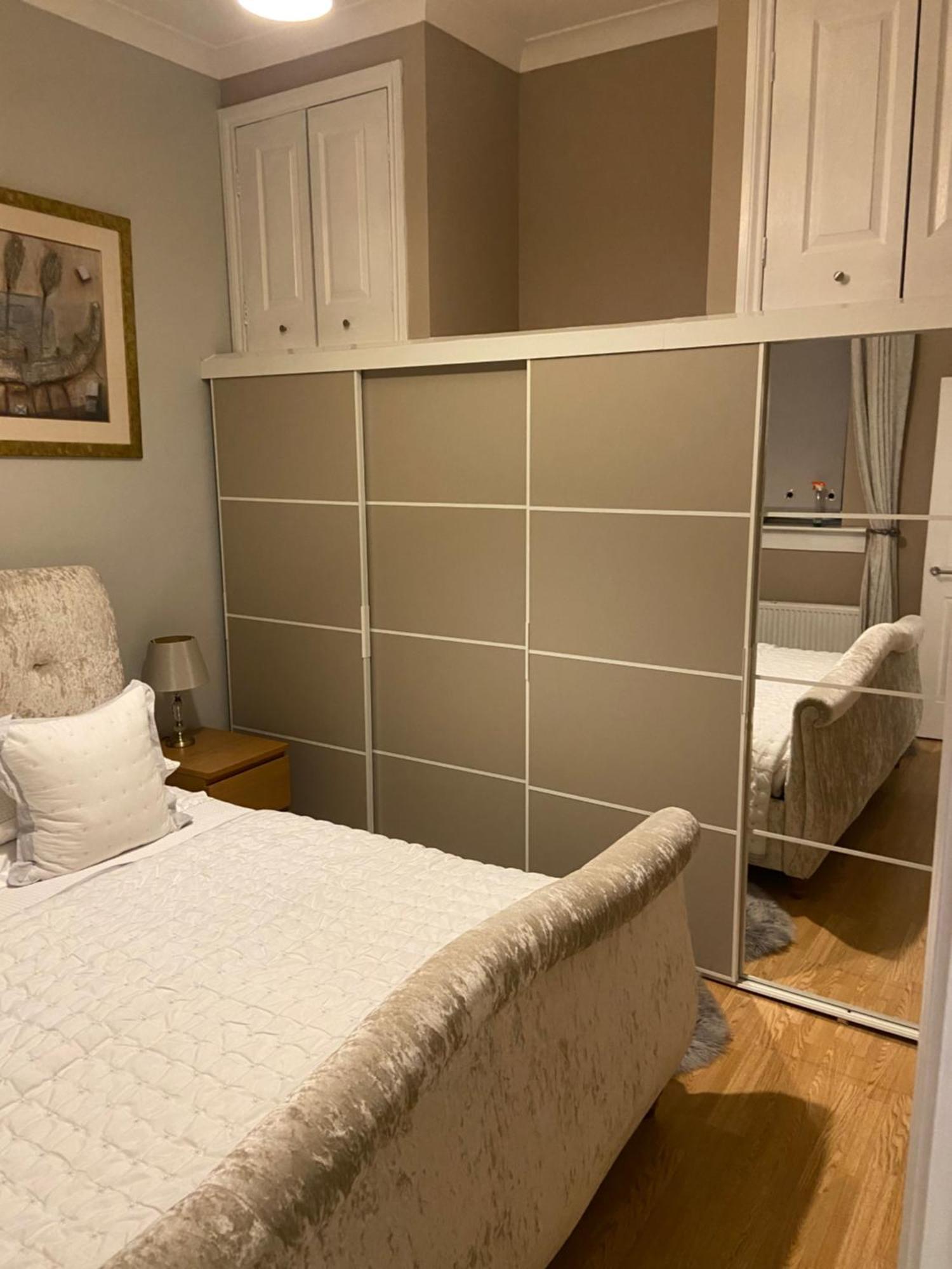 Cheerful One Bedroom Cottage With Parking Space. Glasgow Kültér fotó